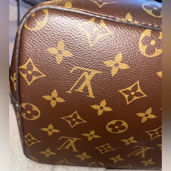 Louis Vuitton NeoNoe MM - Picture 11 of 17
